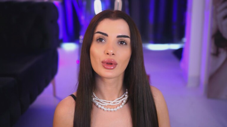 NaughtyyChloe's Streamate show and profile