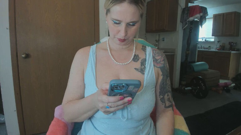 Hottyhousewife18's Streamate show and profile